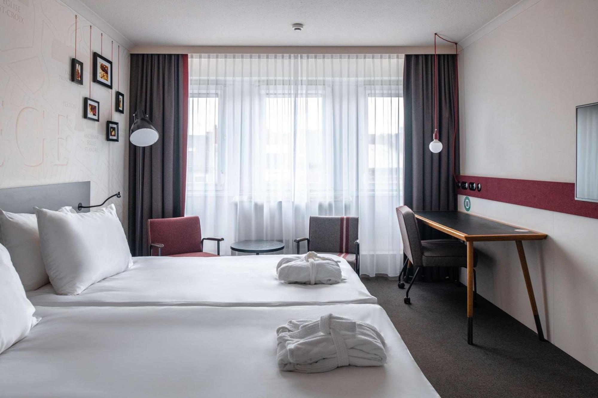 เพนตาโฮเต็ล ลีเกอ Hotel เลียจ ภายนอก รูปภาพ