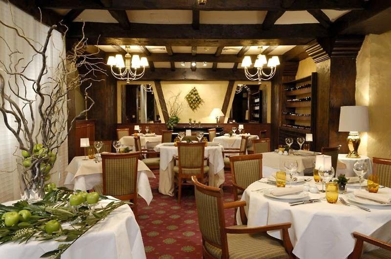 เพนตาโฮเต็ล ลีเกอ Hotel เลียจ ร้านอาหาร รูปภาพ